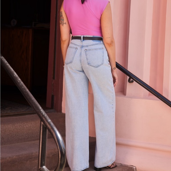 ✨NWT✨ A&F High Rise Wide Leg Jean - Picture 4 of 6